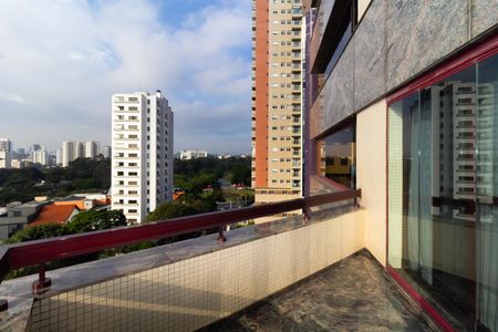 Apartamento à venda com 259m², 3 quartos e 4 vagas Apartamento à venda com 259m², 3 quartos e 4 vagasSacada