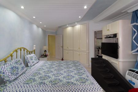 Apartamento à venda com 259m², 3 quartos e 4 vagas Apartamento à venda com 259m², 3 quartos e 4 vagasSuíte 1