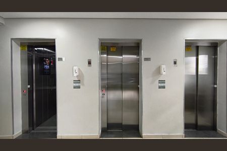 Apartamento à venda com 33m², 1 quarto e sem vagaElevadores