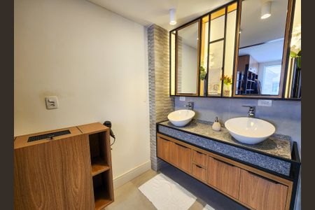 Apartamento para alugar com 120m², 2 quartos e 1 vagaBanheiro da Suíte 1