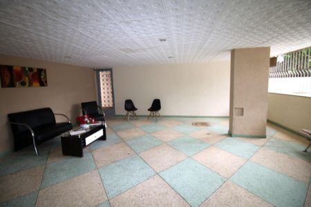 Apartamento à venda com 75m², 2 quartos e 1 vagaÁrea comum - Hall de entrada