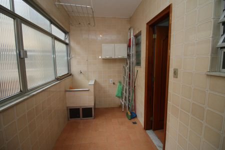 Apartamento à venda com 75m², 2 quartos e 1 vagaÁrea de Serviço