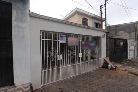 Casa para alugar com 125m², 2 quartos e 2 vagas Casa para alugar com 125m², 2 quartos e 2 vagasFachada