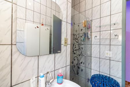 Casa à venda com 155m², 4 quartos e 2 vagasBanheiro 1