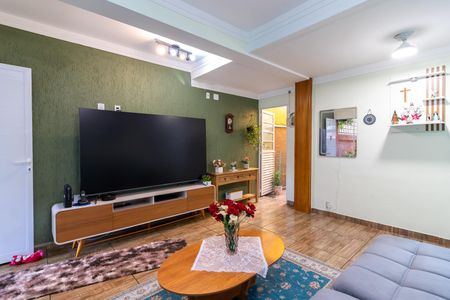 Casa à venda com 155m², 4 quartos e 2 vagasSala