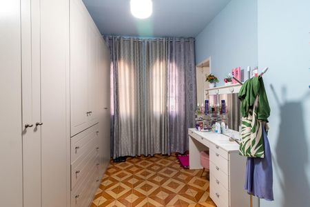 Casa à venda com 155m², 4 quartos e 2 vagasSuíte