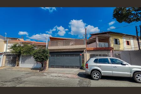 Casa à venda com 155m², 4 quartos e 2 vagasFachada
