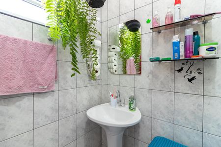 Casa à venda com 155m², 4 quartos e 2 vagasBanheiro da Suíte