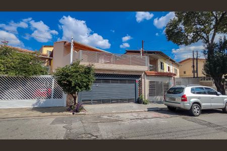 Casa à venda com 155m², 4 quartos e 2 vagasFachada