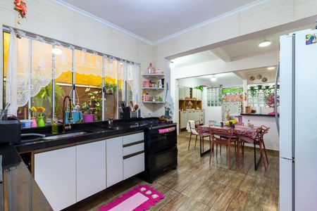 Casa à venda com 155m², 4 quartos e 2 vagasCozinha