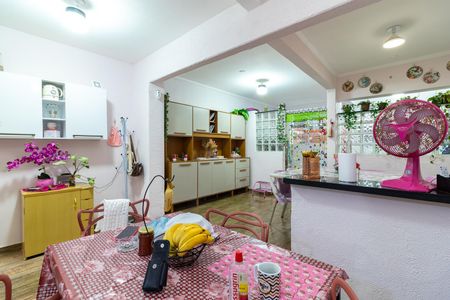 Casa à venda com 155m², 4 quartos e 2 vagasCopa