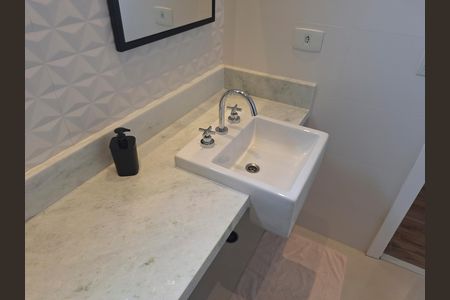 Casa à venda com 189m², 2 quartos e 3 vagasBanheiro da Suíte 2