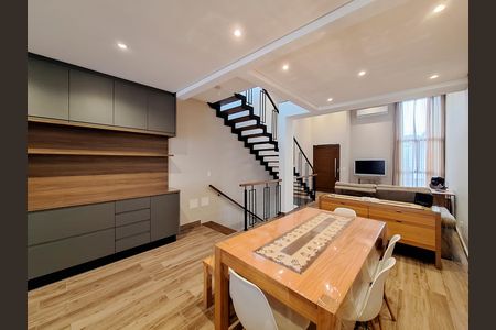 Casa à venda com 189m², 2 quartos e 3 vagasSala