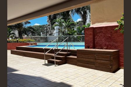 Apartamento à venda com 65m², 2 quartos e 1 vagaÁrea comum