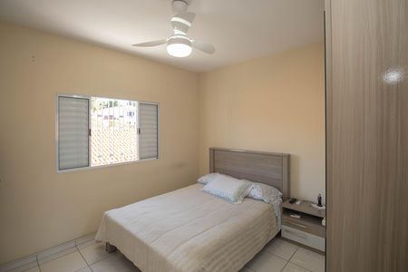 Casa à venda com 100m², 2 quartos e 1 vaga Casa à venda com 100m², 2 quartos e 1 vagaQuarto 1