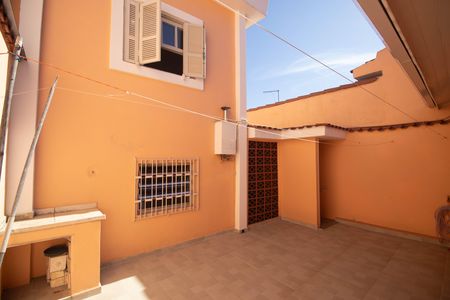Casa à venda com 100m², 2 quartos e 1 vaga Casa à venda com 100m², 2 quartos e 1 vagaQuintal