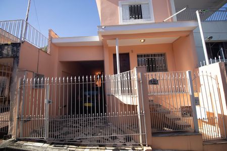 Casa à venda com 100m², 2 quartos e 1 vaga Casa à venda com 100m², 2 quartos e 1 vagaFachada