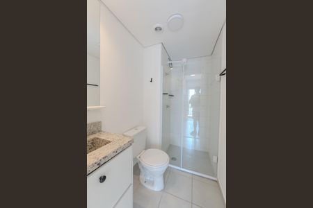 Banheiro de kitnet/studio para alugar com 1 quarto, 25m² em Bela Vista, São Paulo