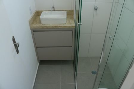 Banheiro de apartamento para alugar com 1 quarto, 24m² em Barra Funda, São Paulo