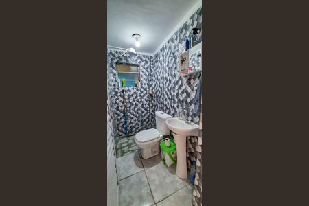Banheiro de casa para alugar com 2 quartos, 45m² em Jardim Elvira, Osasco