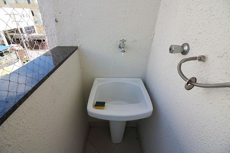 Apartamento para alugar com 38m², 1 quarto e sem vaga Área de Serviço