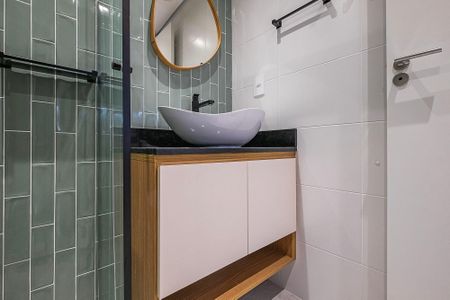 Banheiro Social de kitnet/studio à venda com 1 quarto, 26m² em Cerqueira César, São Paulo