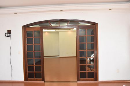 Casa para alugar com 800m², 5 quartos e 13 vagas Casa para alugar com 800m², 5 quartos e 13 vagasSala de jantar
