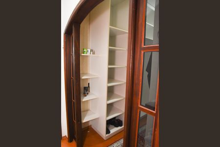 Casa para alugar com 800m², 5 quartos e 13 vagas Casa para alugar com 800m², 5 quartos e 13 vagasCloset da suíte 2