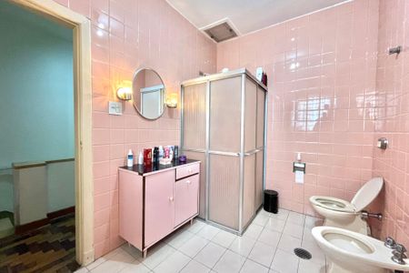 Casa à venda com 180m², 3 quartos e 2 vagasBanheiro