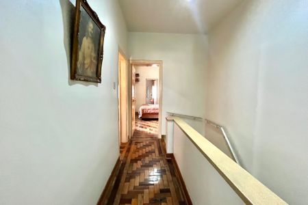 Casa à venda com 180m², 3 quartos e 2 vagasCorredor 
