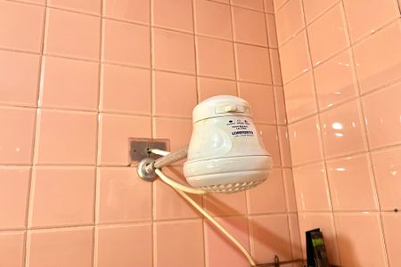 Casa à venda com 180m², 3 quartos e 2 vagasBanheiro