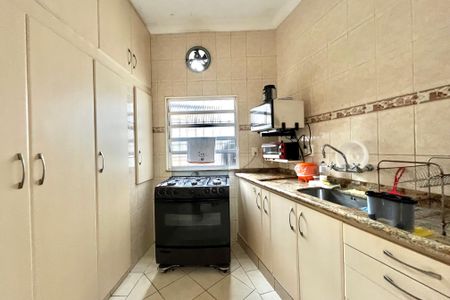 Casa à venda com 180m², 3 quartos e 2 vagasCozinha