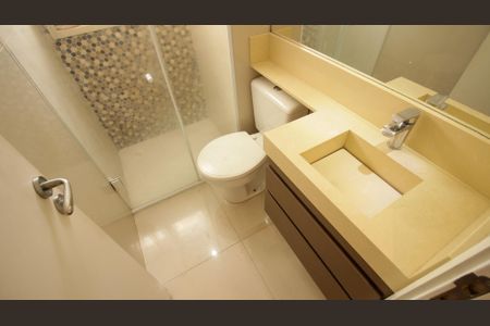 Apartamento à venda com 59m², 2 quartos e 2 vagas Apartamento à venda com 59m², 2 quartos e 2 vagasBanheiro da Suíte