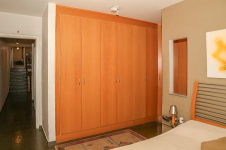 Casa para alugar com 239m², 3 quartos e 3 vagasSuíte 1