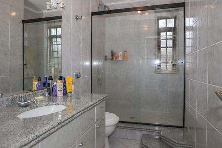 Casa para alugar com 239m², 3 quartos e 3 vagasBanheiro da Suíte 1