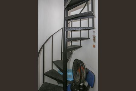 Casa para alugar com 239m², 3 quartos e 3 vagasEscada