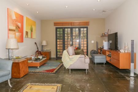 Sala de casa à venda com 3 quartos, 239m² em Vila Ipojuca, São Paulo