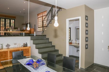 Sala de casa à venda com 3 quartos, 239m² em Vila Ipojuca, São Paulo