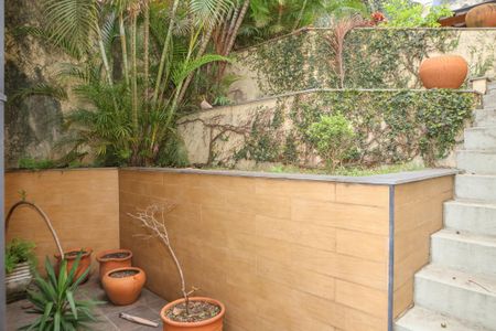 Casa para alugar com 239m², 3 quartos e 3 vagasQuintal