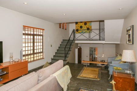 Casa para alugar com 239m², 3 quartos e 3 vagasSala
