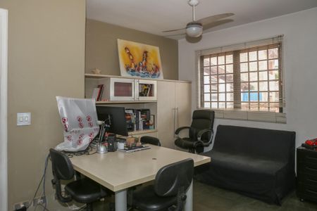 Escritório de casa à venda com 3 quartos, 239m² em Vila Ipojuca, São Paulo