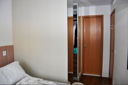 Apartamento à venda com 65m², 2 quartos e 2 vagasDetalhe - Quarto 01 com Closet e Suíte