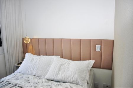 Apartamento à venda com 65m², 2 quartos e 2 vagasDetalhe - Quarto 01 com Closet e Suíte