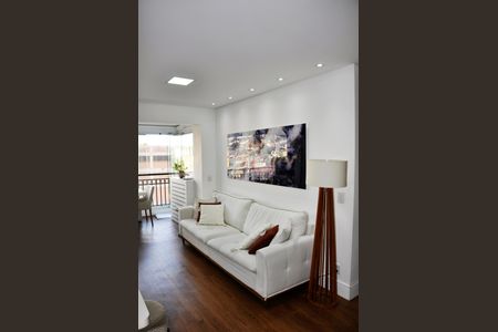 Apartamento à venda com 65m², 2 quartos e 2 vagasDetalhe - Sala