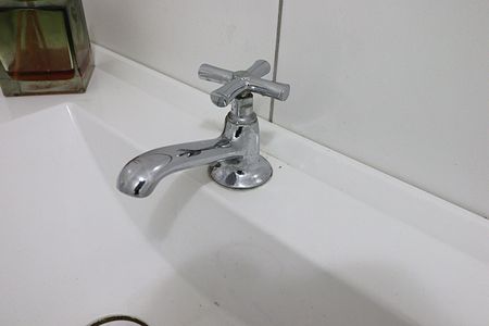 Apartamento à venda com 57m², 2 quartos e 1 vagaBanheiro social - torneira
