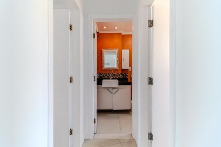 Corredor de apartamento à venda com 2 quartos, 65m² em Vila Buarque, São Paulo