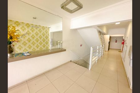 Apartamento para alugar com 75m², 2 quartos e 1 vagaEscada