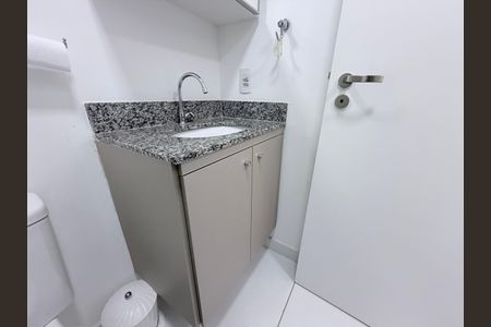 Banheiro de apartamento para alugar com 1 quarto, 23m² em Quarta Parada, São Paulo