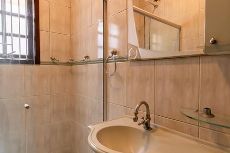 Casa à venda com 109m², 2 quartos e 2 vagasBanheiro