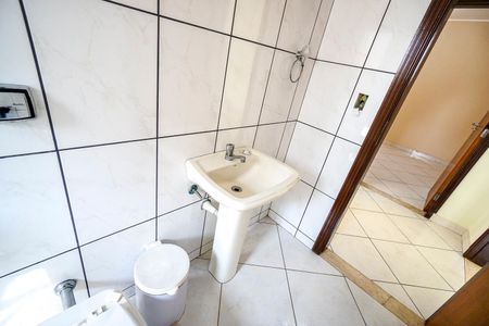 Apartamento para alugar com 100m², 2 quartos e sem vagaBanheiro social